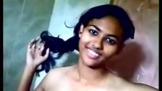 Desi virgin girl ki pahli chut wali selfie